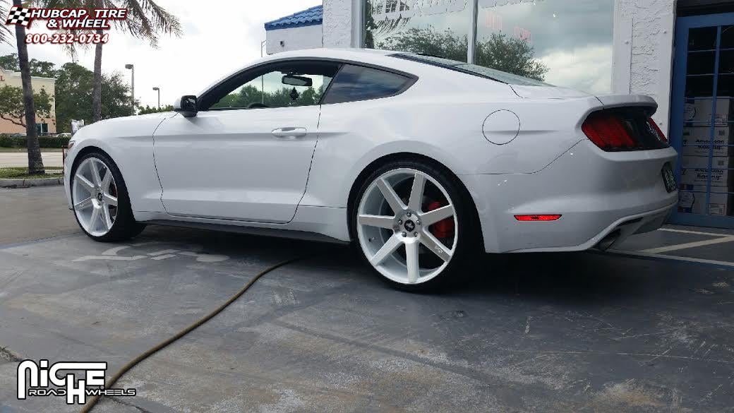 vehicle gallery/ford mustang niche verona m151  Gloss White & Machined wheels and rims